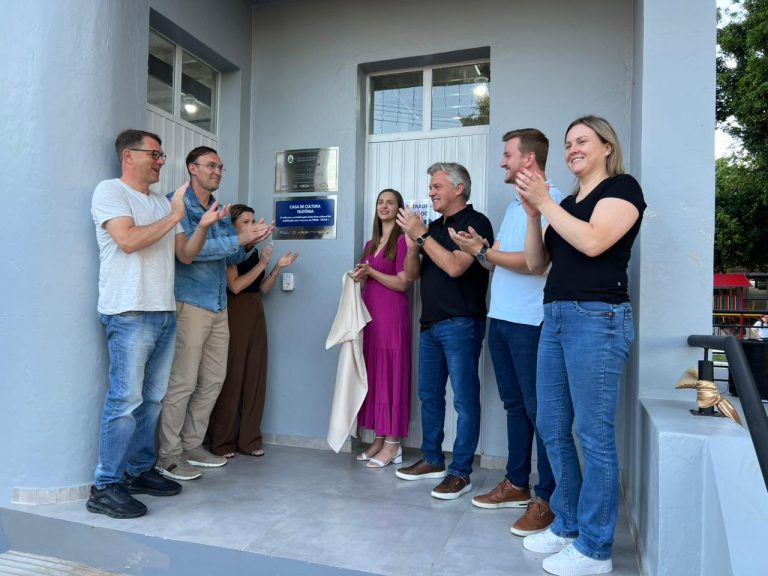 Centro Cultural e Biblioteca Pública de Teutônia são reinaugurados