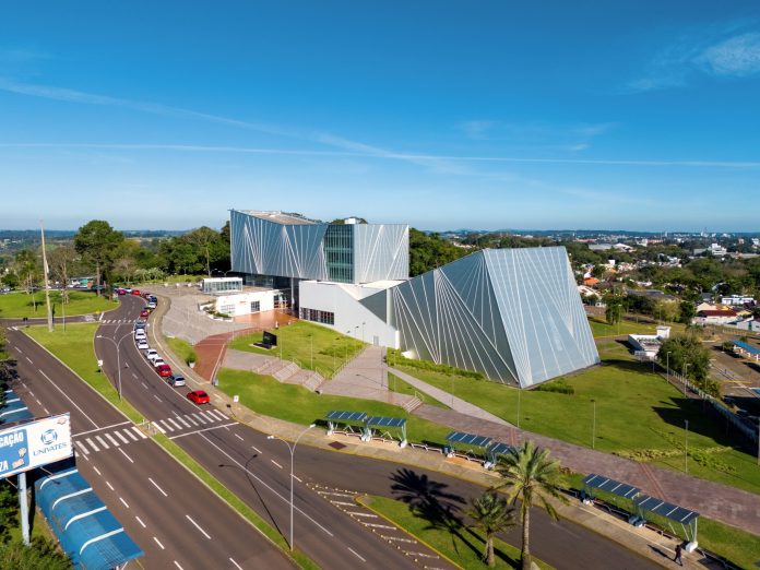 1) Cinema ao ar livre será realizado em frente ao Teatro Univates - Crédito - Divulgação - Univates