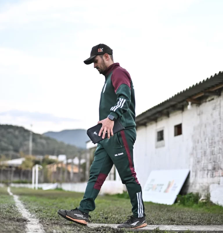 Djoni Roger de Souza deixa a Juventus e assume cargo de treinador na ACBF