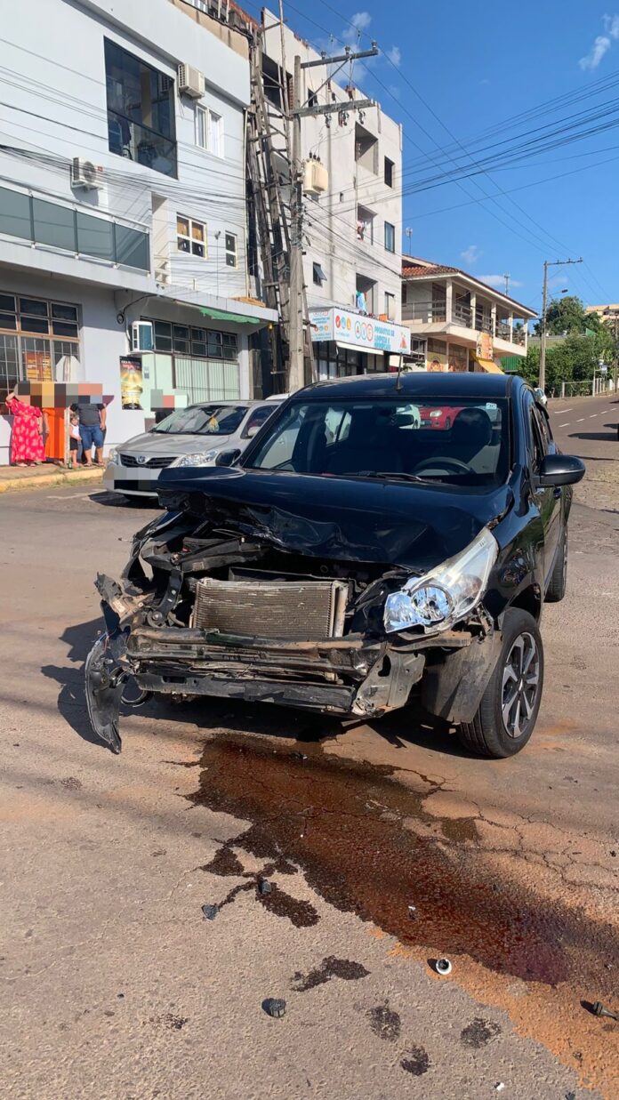 Colisão entre dois carros deixa mulher ferida em Teutônia