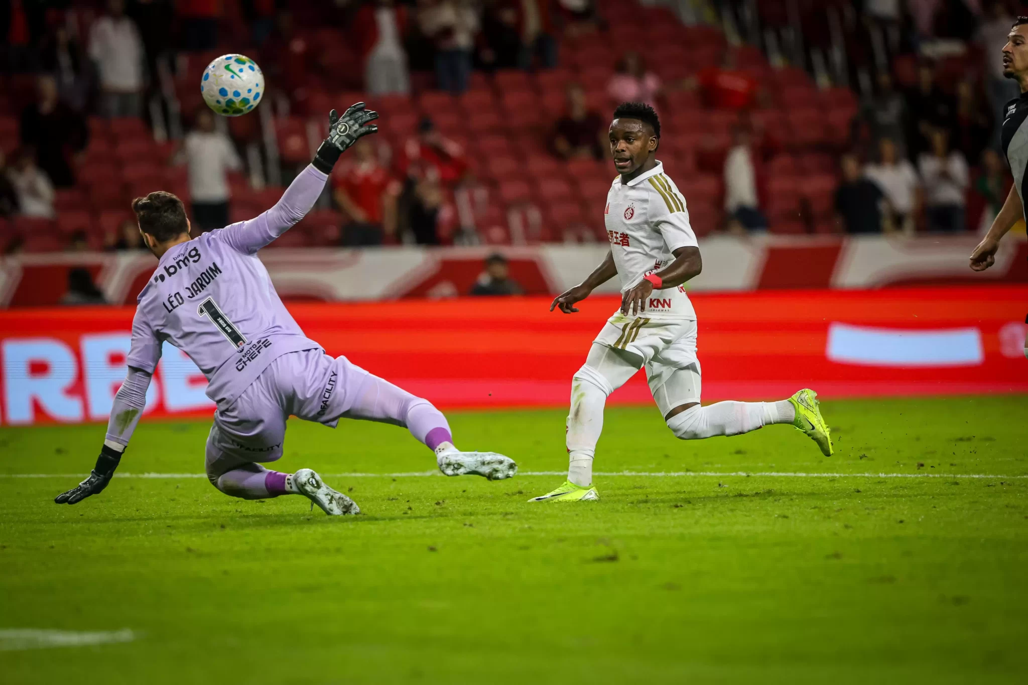 Carbonero marcou dois gols e fez uma grande partida - Crédito: Ricardo Duarte / Internacional / Divulgação