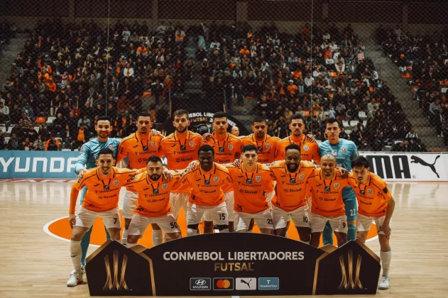 Com ginásio lotado, partida foi perfeita - Crédito: Eduardo Knoff / ACBF / Divulgação