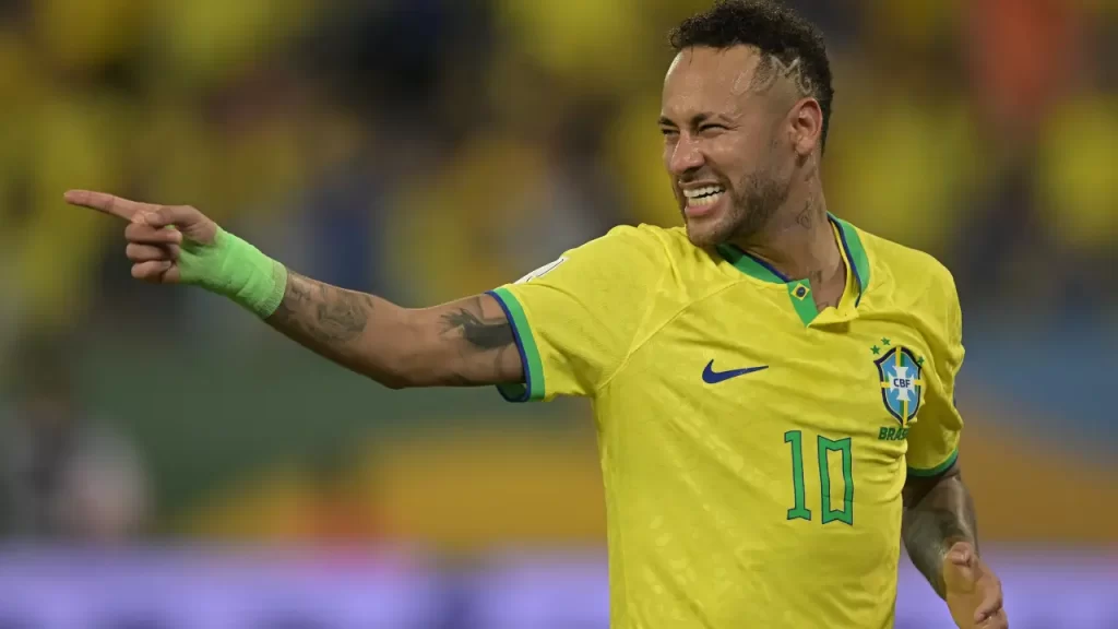 Diferente do que apresentado pelo Santos, lesão pode tirar o craque das atividades por 3 semanas - Crédito: Pedro Vilela/Getty Images / Divulgação