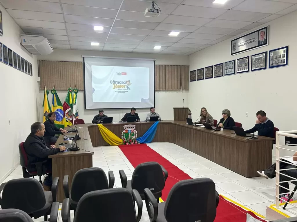 Sessão teve três projetos em votação.