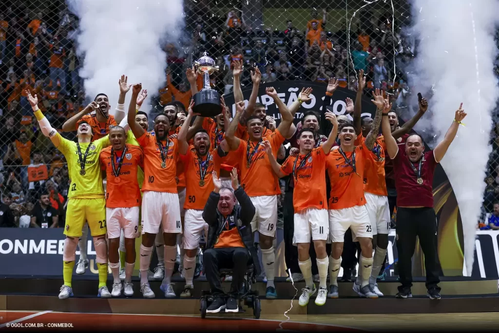 Celebração foi enorme após a partida - Crédito: O Gol / Divulgação