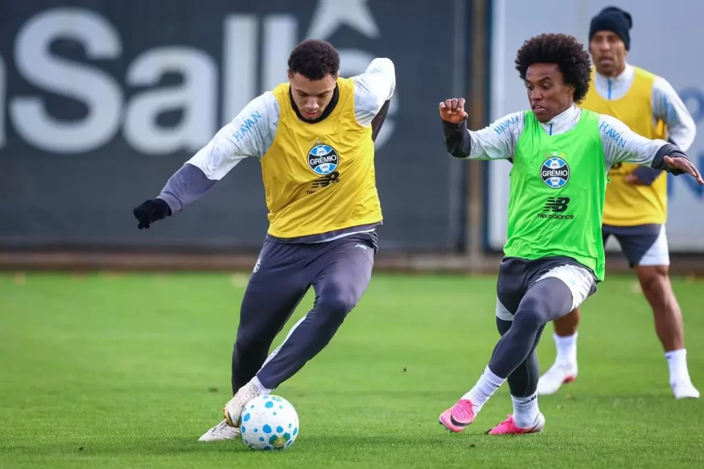 Elenco treinou no CT Luiz Carvalho - Crédito: Lucas Uebel / Grêmio / Divulgação