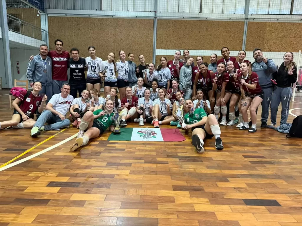 Elenco comemorou o bom desempenho - Crédito: Divulgação
