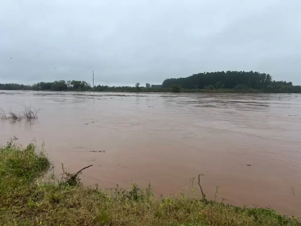 Nível do Rio Taquari tem aumentado pela região - Crédito: Divulgação