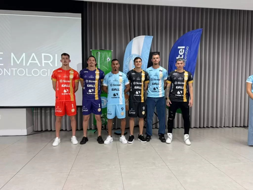 Clube anunciou o elenco e novos uniformes durante a semana - Crédito: Lajeadense / Divulgação