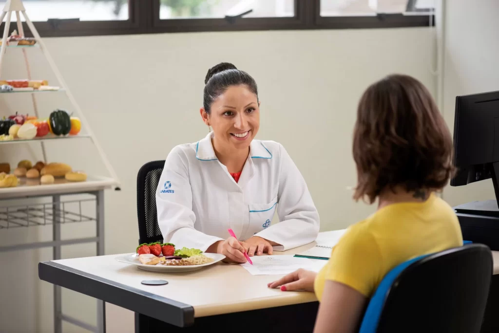Atendimento com profissional da Nutrição / Crédito: Divulgação / Univates