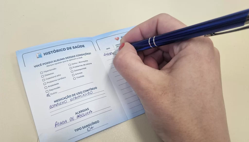 A caderneta é distribuída gratuitamente durante os eventos promovidos pela empresa, incluindo o Dia D Diersmann, realizado em diferentes municípios dos Vales do Rio Pardo e Taquari / Crédito: Júlio César Lenhard / Grupo Diersmann