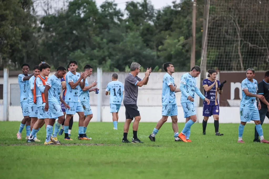 Elenco abriu competição com derrota - Crédito: Wilber Junior Dorneles / Divulgação
