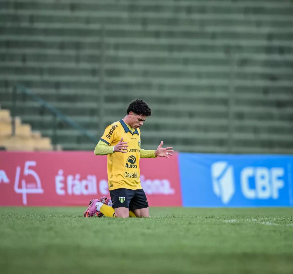 Nathan entrou em campo pela primeira vez pelo Ypiranga - Crédito: Arquivo Pessoal