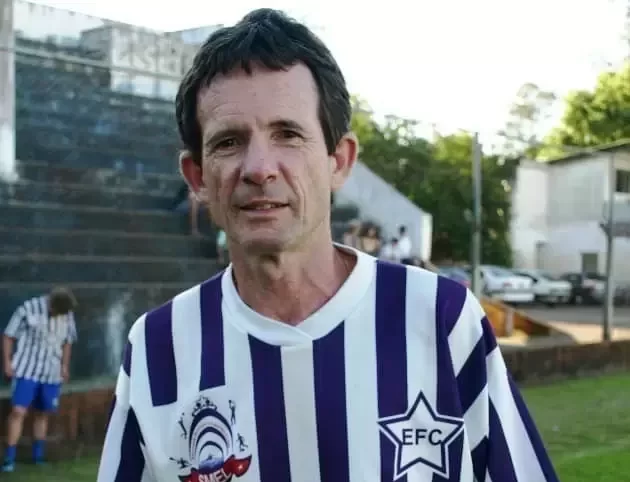 Com a camiseta do Estrela - Crédito: Arquivo Pessoal