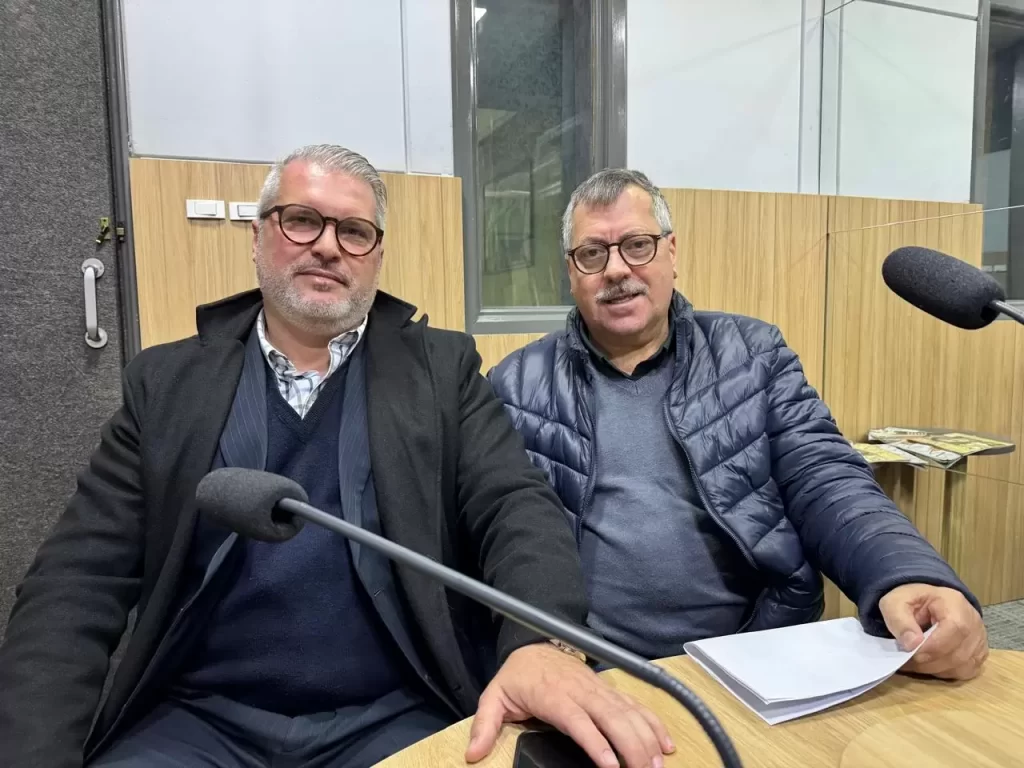 Rafael Godinho e Bruno Tonelli em entrevista exclusiva no estúdio da Rádio Popular / Crédito: Ariana de Oliveira