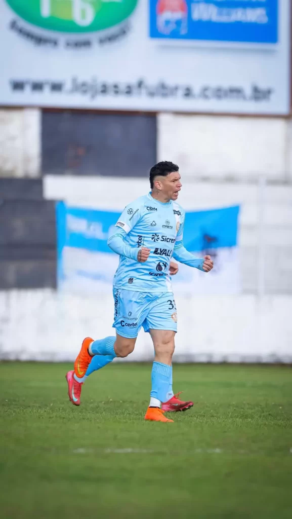 Júnior Viçosa fez o gol do Lajeadense - Crédito: Lajeadense / Divulgação