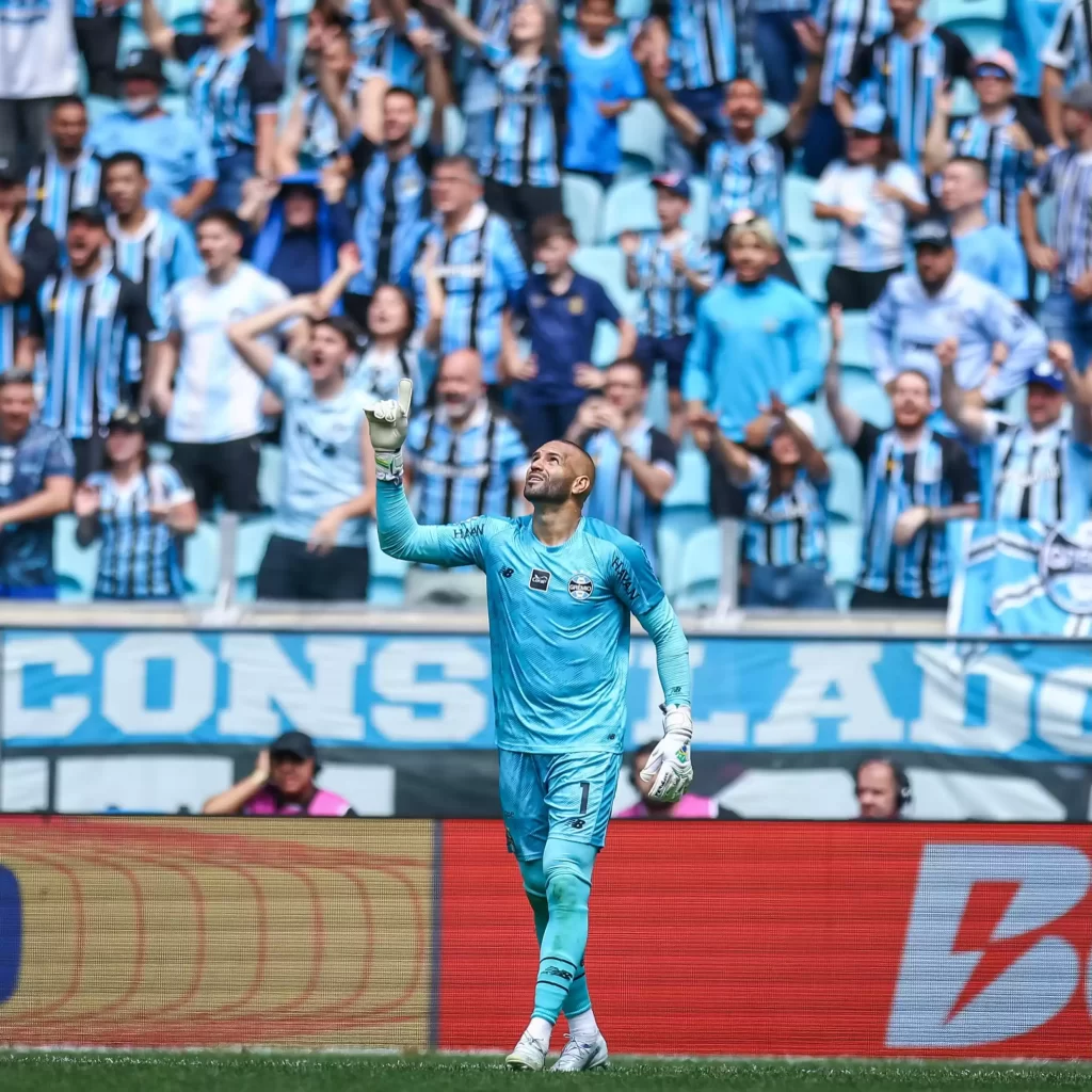 Weverton salvou o Tricolor - Crédito: Lucas Uebel / Grêmio / Divulgação