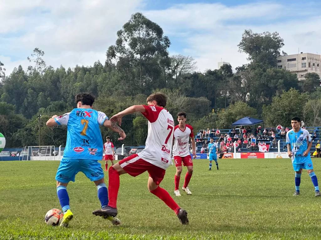 Partidas do domingo ocorrem em oito municípios da região - Crédito: Letícia Echer
