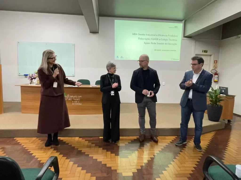 Diretora do CT, Fabiane Dentee Wommer realizou a abertura da manhã de troca de conhecimentos - Crédito: Rafaela Zappaz