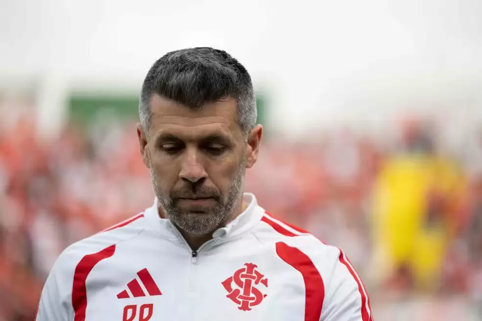 Pezzolano não resistiu a outra derrota - Crédito: Divulgação