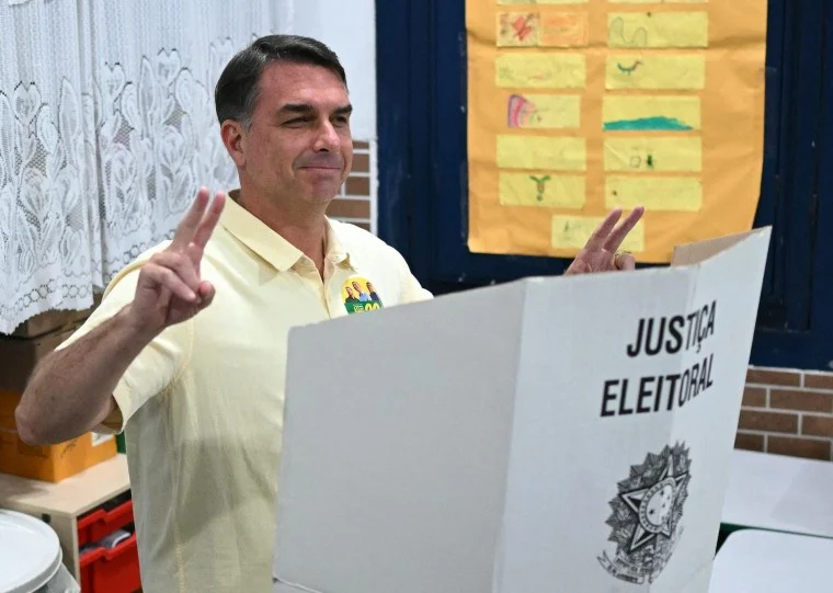 Flávio Bolsonaro votou no Rio de Janeiro - Crédito: Divulgação