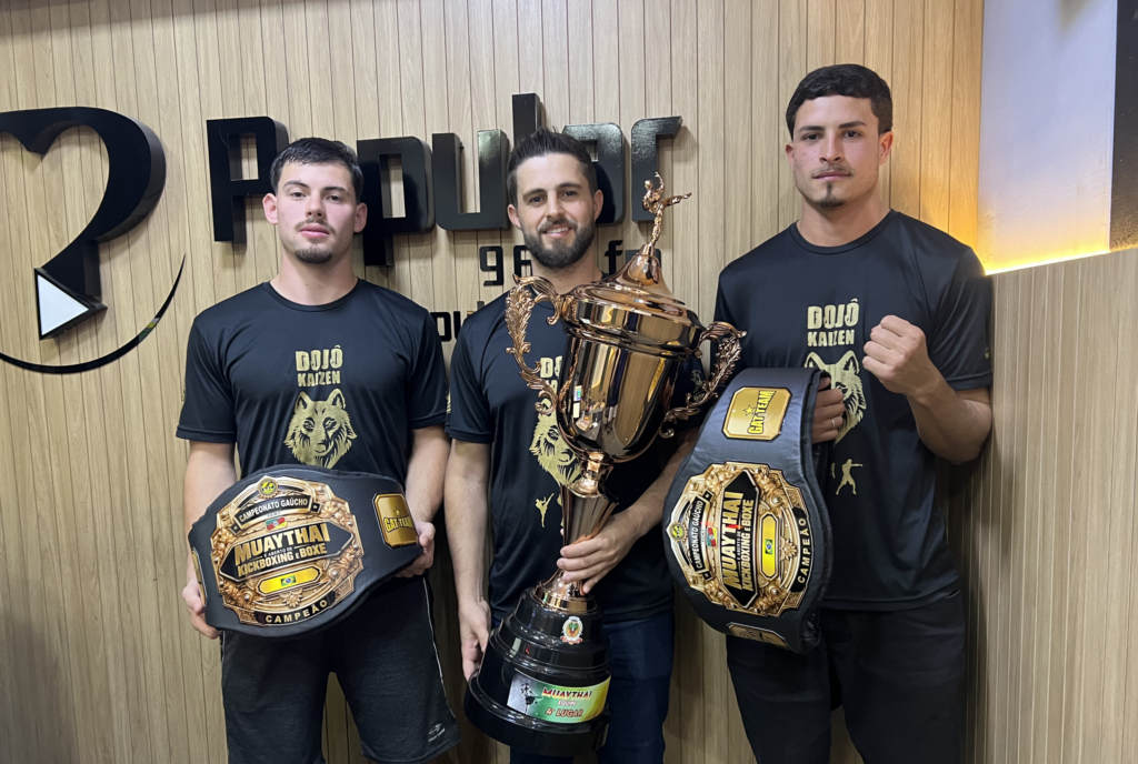 Caio (e), Jeferson e Micael participaram do Bola na Trave - Crédito: Luis Augusto Huppes