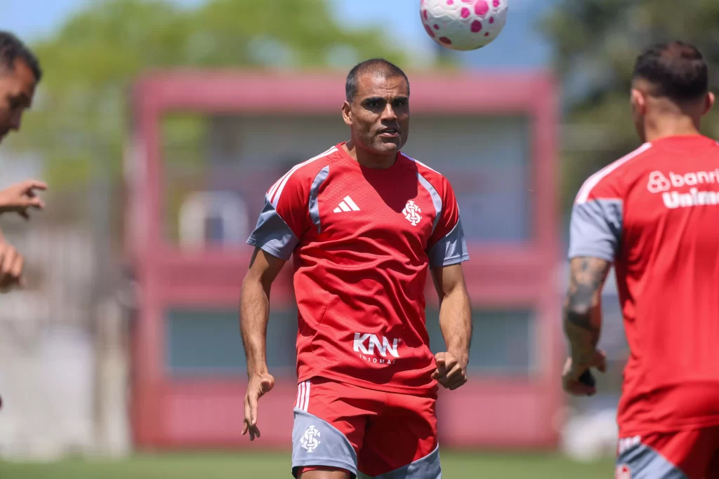 Mercado está de volta e deve ser novidade na escalação - Crédito: Ricardo Duarte / Inter / Divulgação
