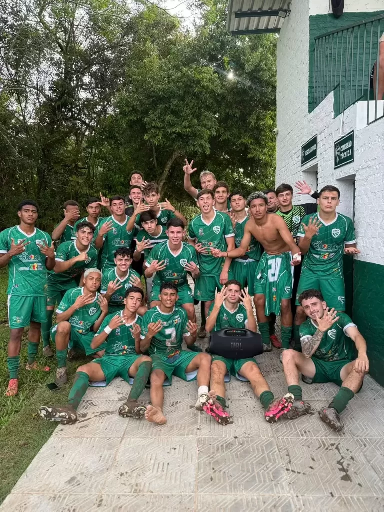 Elenco se mostrou unido em todo o campeonato - Crédito: Divulgação
