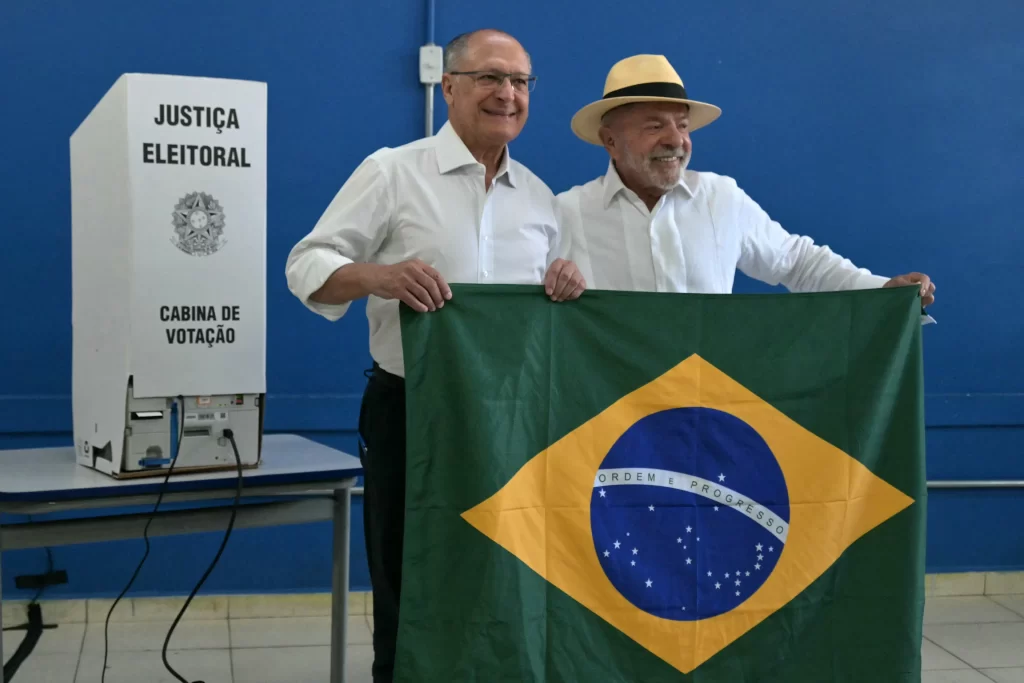 Lula votou ao lado de Alckmin - Crédito: Divulgação